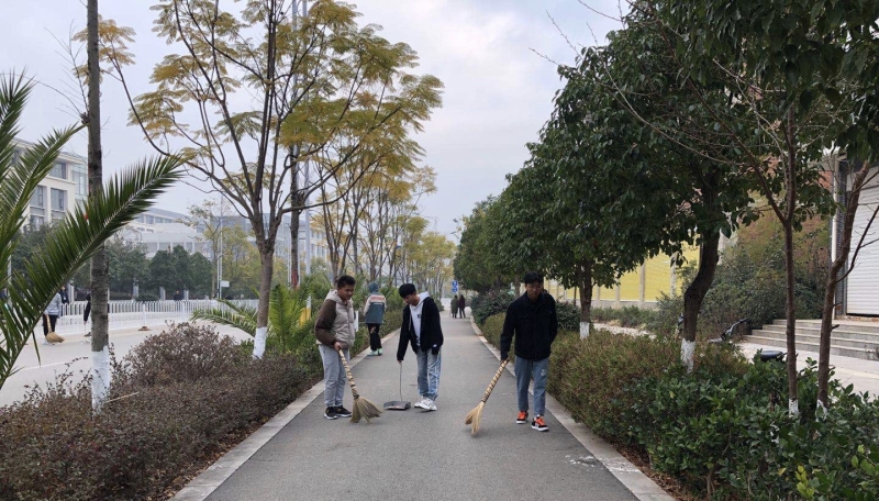圖片一:富民縣翠屏路大掃.jpg 圖片一🙂:富民縣翠屏路大掃.jpg